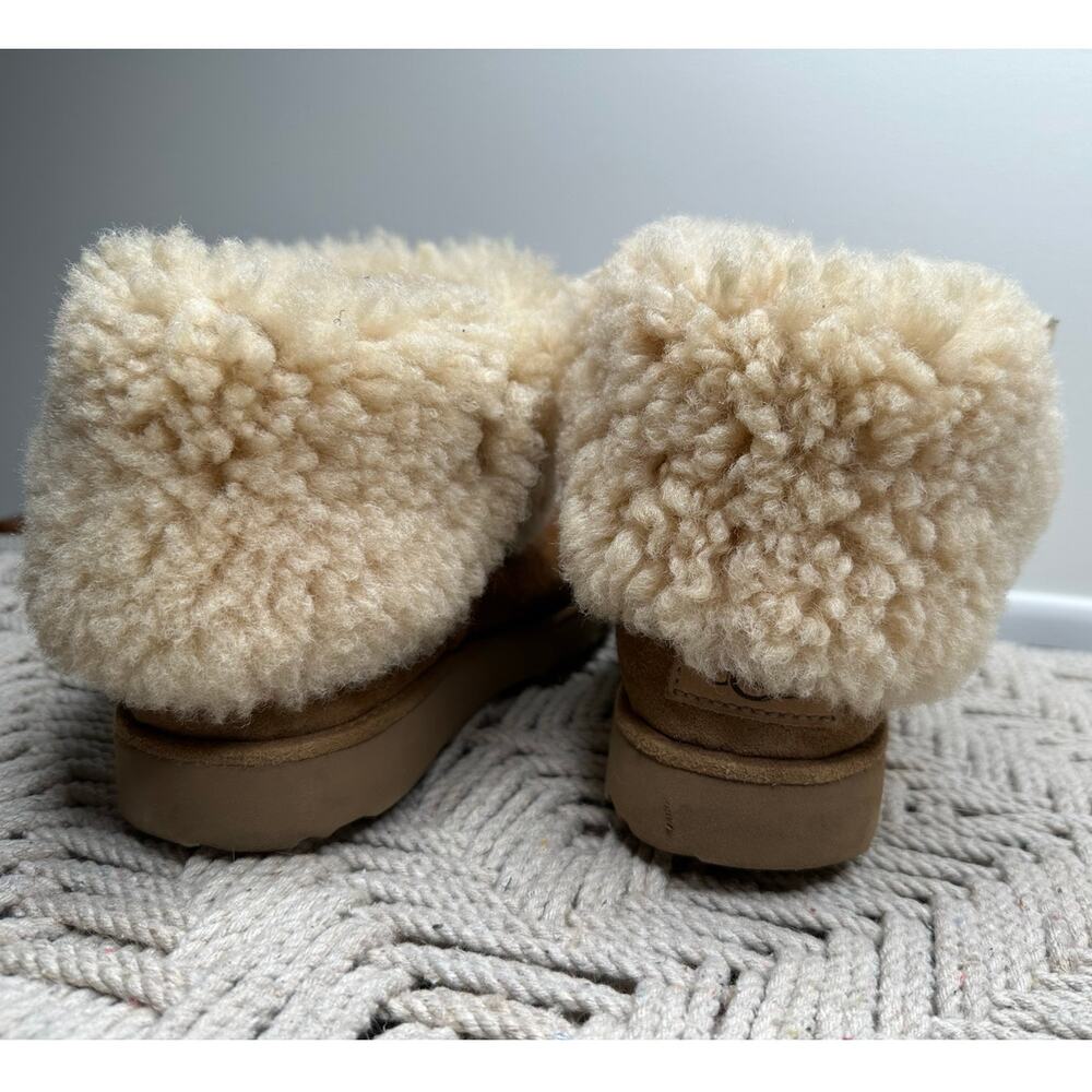 Ugg: Chestnut Classic Short Boot - image 6